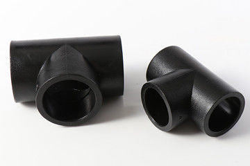 La riduzione standard dell'HDPE dell'ANSI ASME colloca sul tee l'accessorio per tubi di plastica